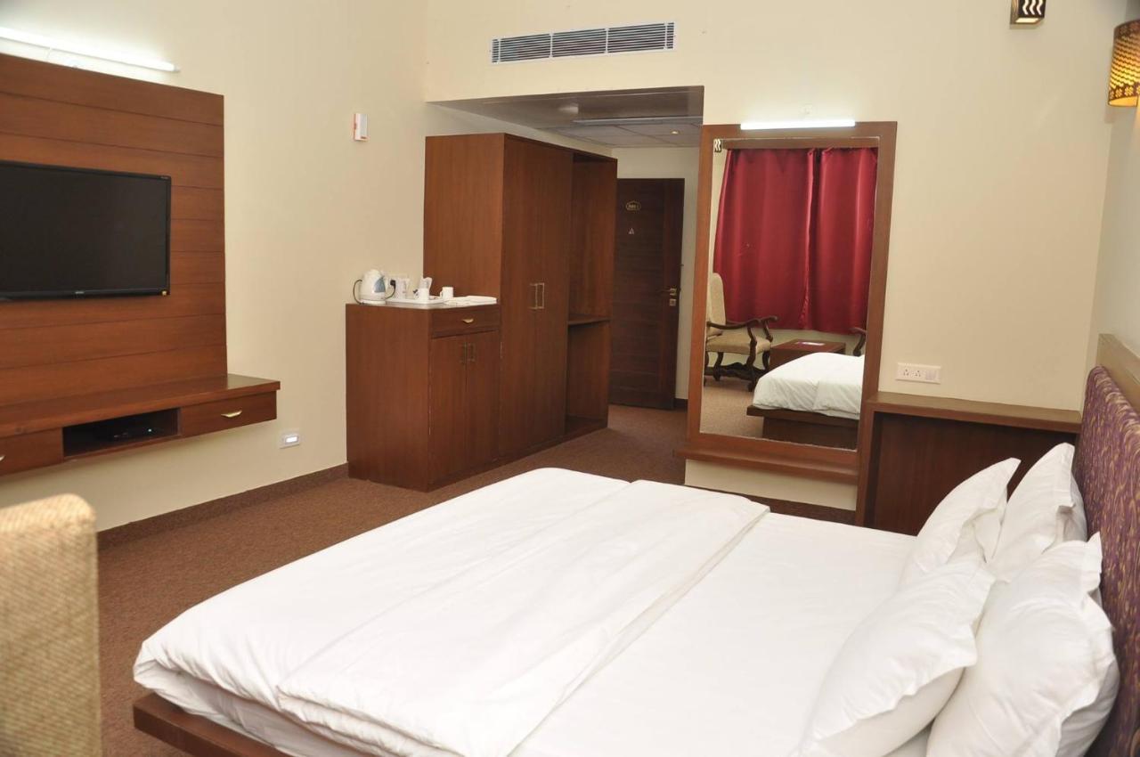 Neelkanth'S Bagar Inn Resort Jhunjhunu Exterior photo