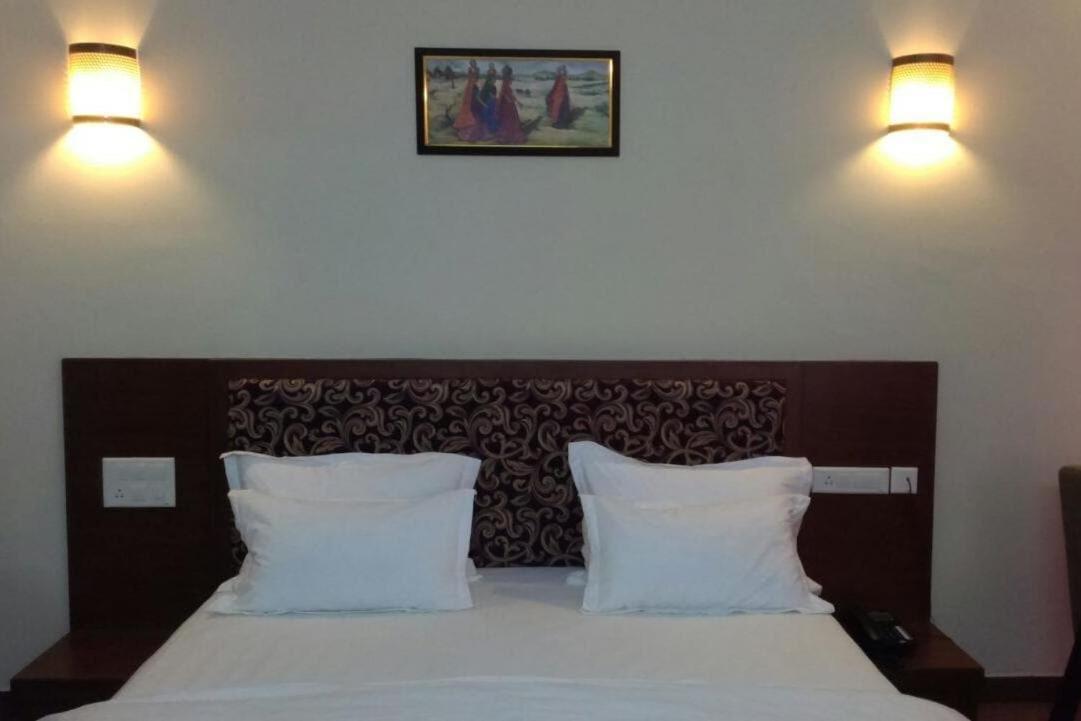 Neelkanth'S Bagar Inn Resort Jhunjhunu Exterior photo